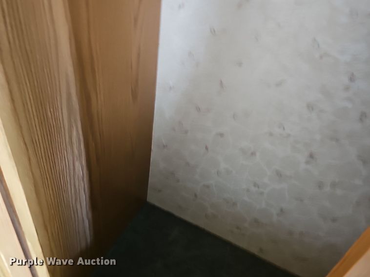 image for item DM1560 1998 Winnebago Adventurer RV