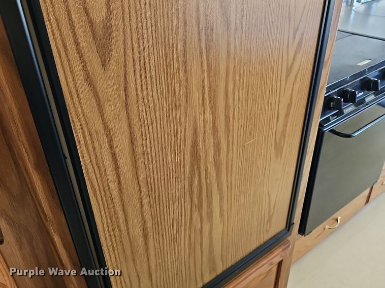 image for item DM1560 1998 Winnebago Adventurer RV