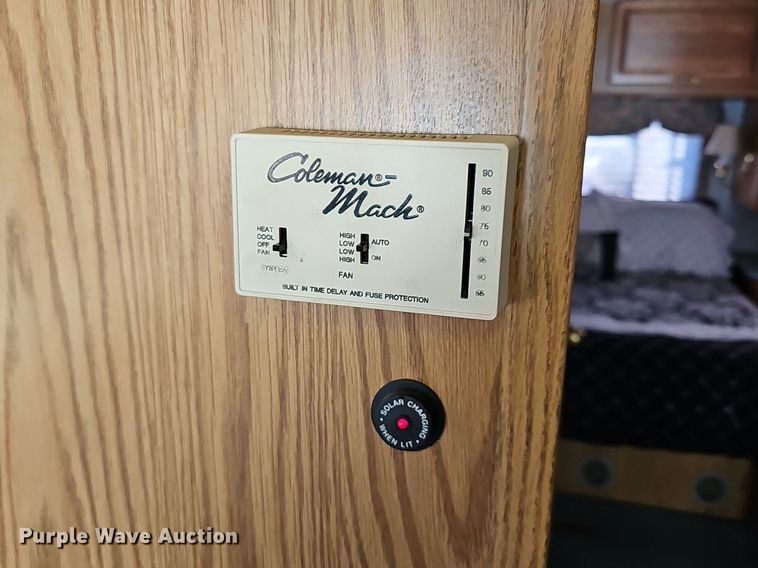 image for item DM1560 1998 Winnebago Adventurer RV