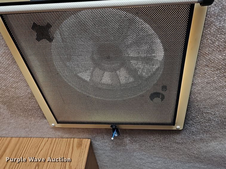 image for item DM1560 1998 Winnebago Adventurer RV