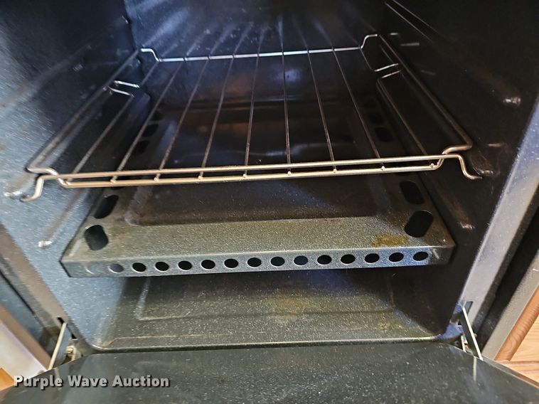 image for item DM1560 1998 Winnebago Adventurer RV