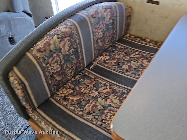 image for item DM1560 1998 Winnebago Adventurer RV