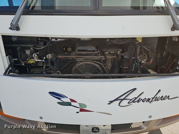 image for item DM1560 1998 Winnebago Adventurer RV