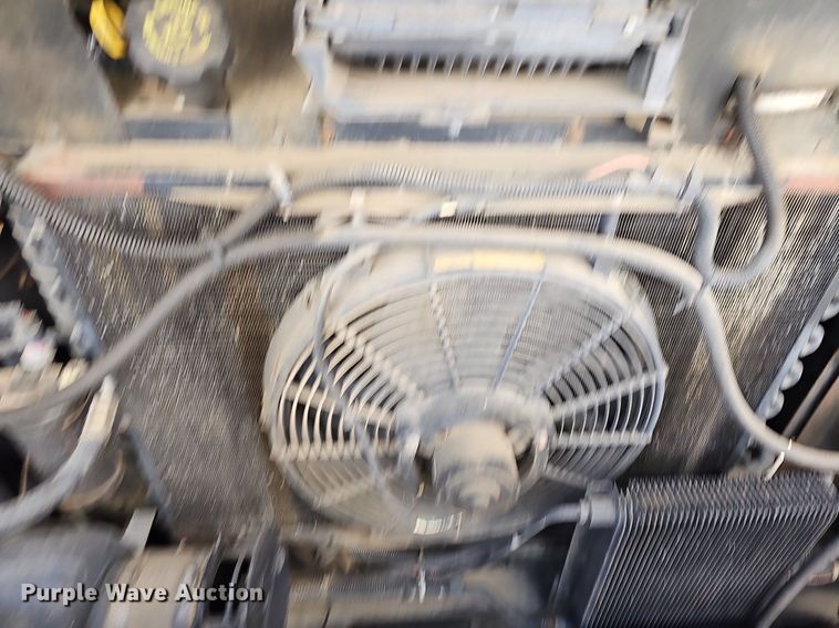 image for item DM1560 1998 Winnebago Adventurer RV