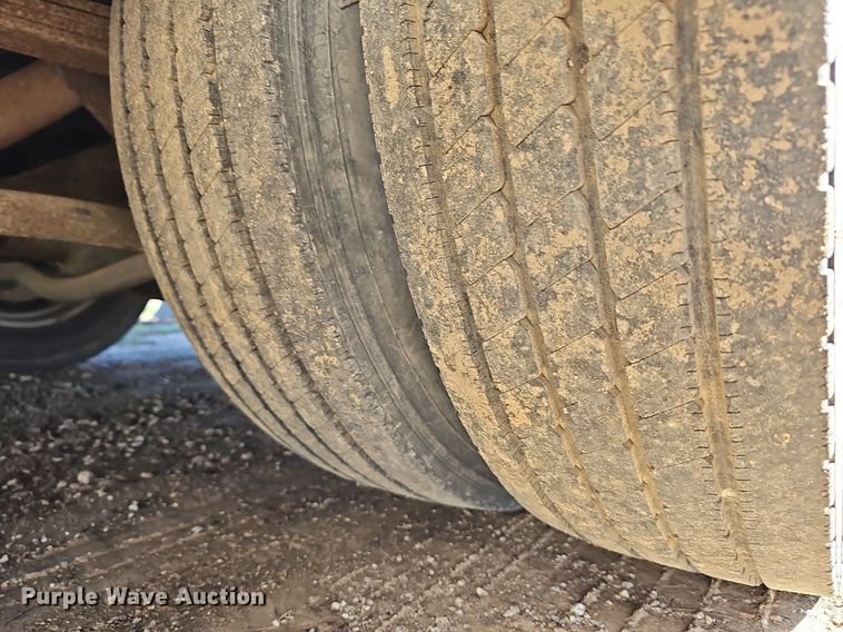 image for item DM1560 1998 Winnebago Adventurer RV