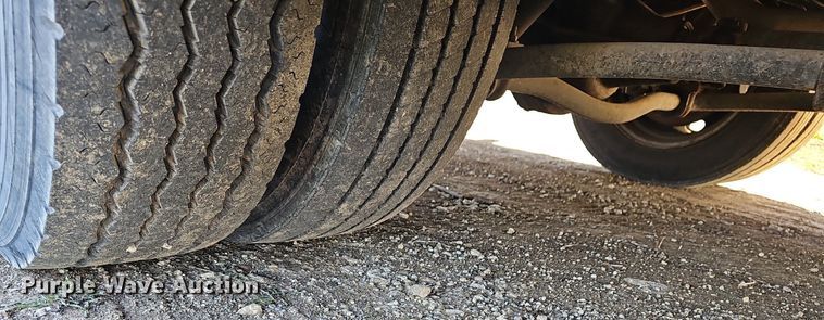 image for item DM1560 1998 Winnebago Adventurer RV