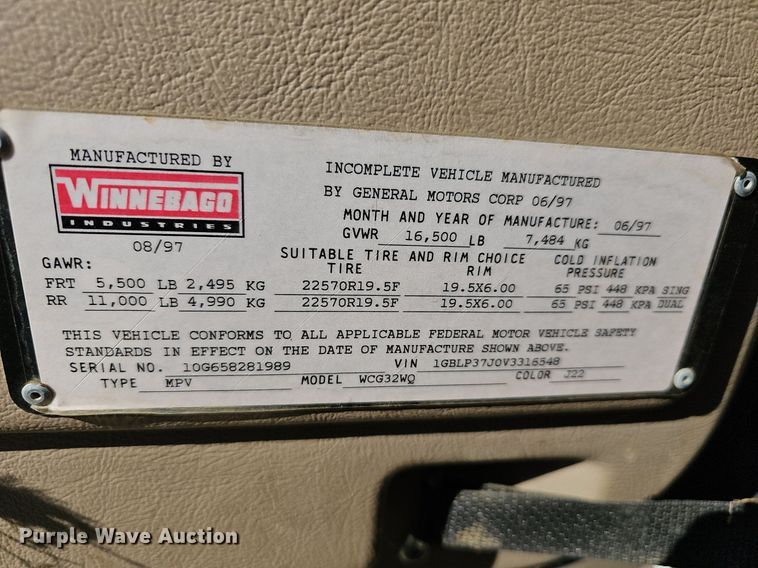 image for item DM1560 1998 Winnebago Adventurer RV