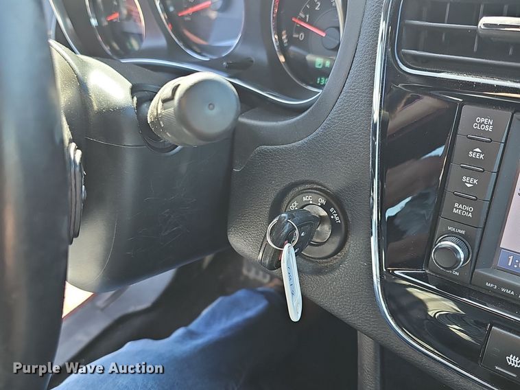 image for item DM1565 2012 Chrysler 200 S 