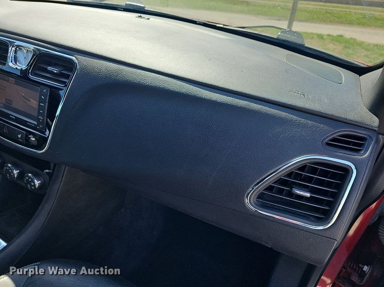 image for item DM1565 2012 Chrysler 200 S 