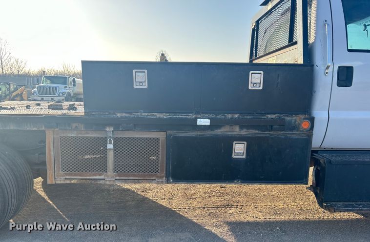 image for item DO1006 2017 Ford F650 flatbed truck