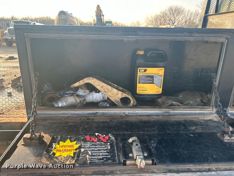 image for item DO1006 2017 Ford F650 flatbed truck