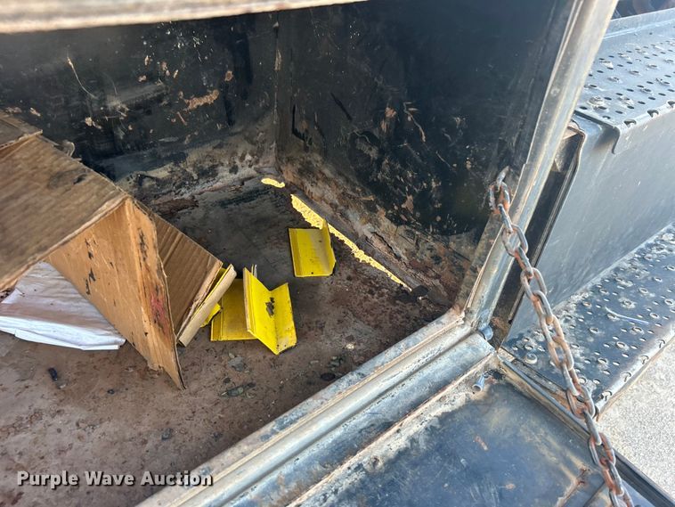 image for item DO1006 2017 Ford F650 flatbed truck