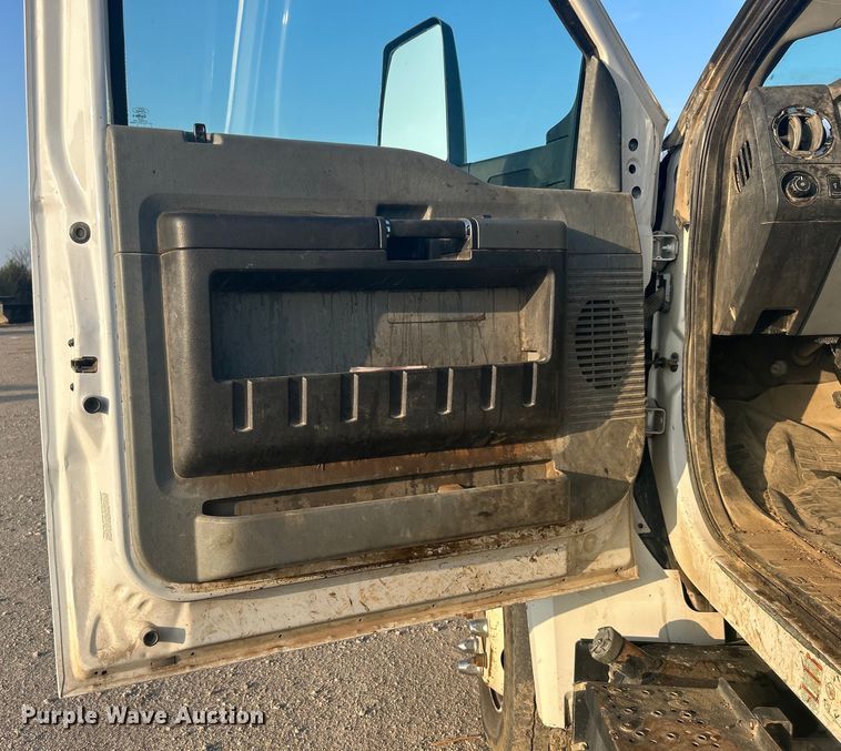 image for item DO1006 2017 Ford F650 flatbed truck