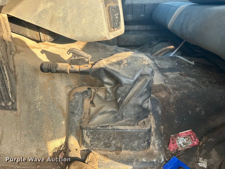 image for item DO1006 2017 Ford F650 flatbed truck