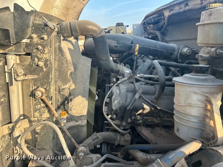 image for item DO1006 2017 Ford F650 flatbed truck