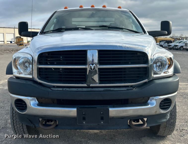 image for item DO1008 2008 Dodge Ram 4500HD flatbed truck
