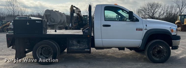 image for item DO1008 2008 Dodge Ram 4500HD flatbed truck
