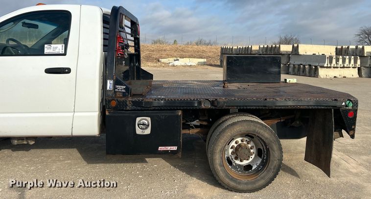 image for item DO1008 2008 Dodge Ram 4500HD flatbed truck
