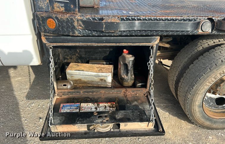 image for item DO1008 2008 Dodge Ram 4500HD flatbed truck