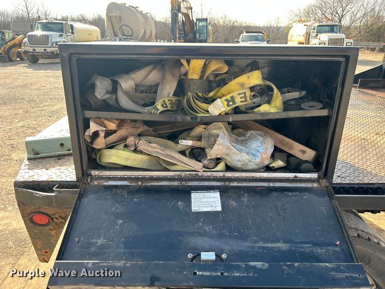 image for item DO1008 2008 Dodge Ram 4500HD flatbed truck