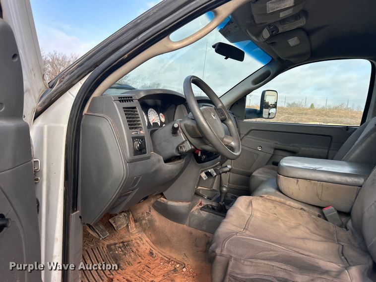 image for item DO1008 2008 Dodge Ram 4500HD flatbed truck