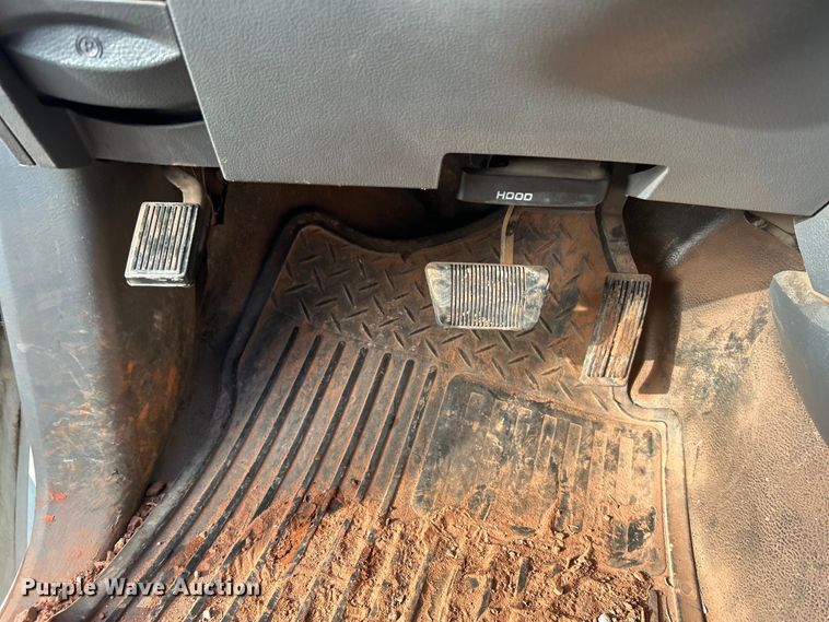 image for item DO1008 2008 Dodge Ram 4500HD flatbed truck