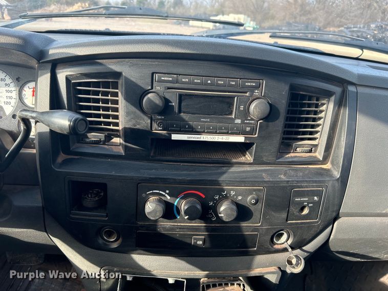 image for item DO1008 2008 Dodge Ram 4500HD flatbed truck