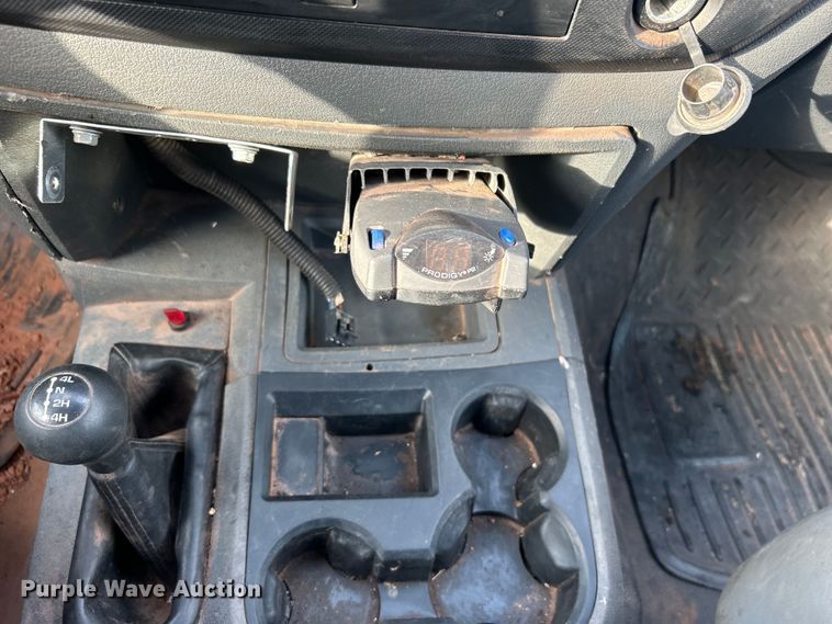 image for item DO1008 2008 Dodge Ram 4500HD flatbed truck