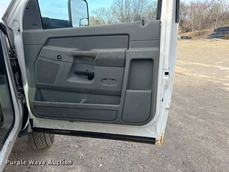 image for item DO1008 2008 Dodge Ram 4500HD flatbed truck