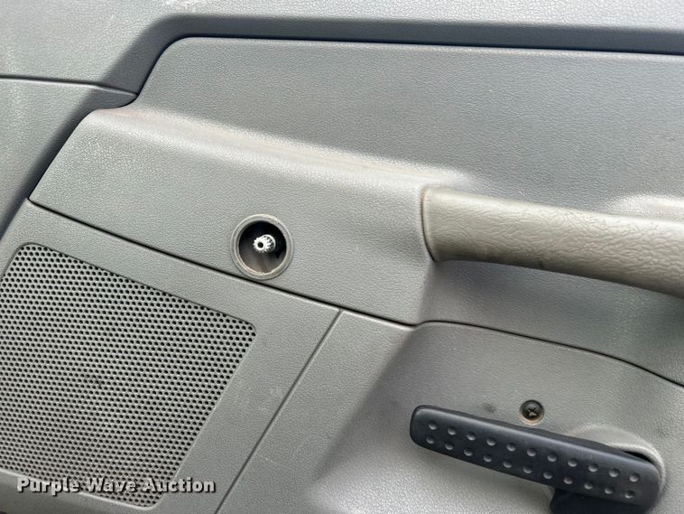 image for item DO1008 2008 Dodge Ram 4500HD flatbed truck