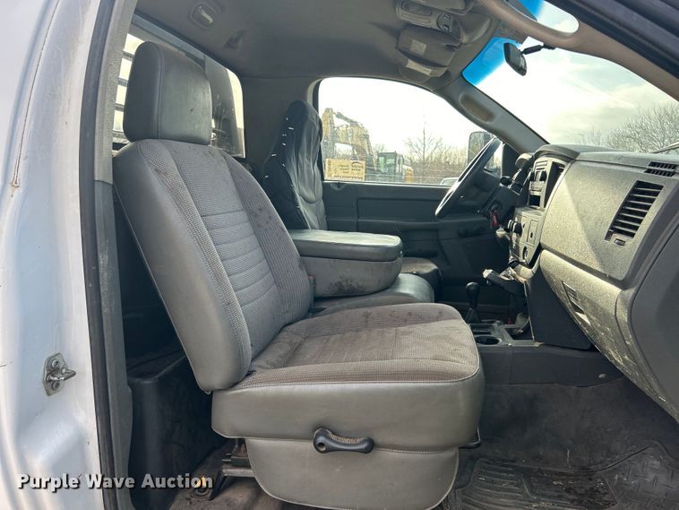 image for item DO1008 2008 Dodge Ram 4500HD flatbed truck