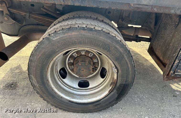 image for item DO1008 2008 Dodge Ram 4500HD flatbed truck