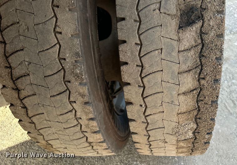 image for item DO1008 2008 Dodge Ram 4500HD flatbed truck