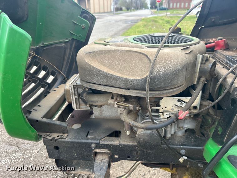 image for item DO1013 John Deere LA115 lawn mower