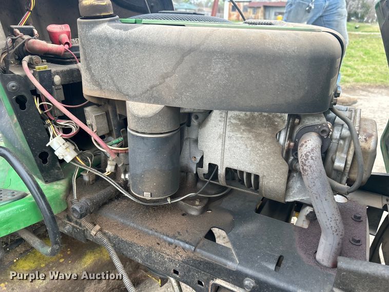 image for item DO1013 John Deere LA115 lawn mower