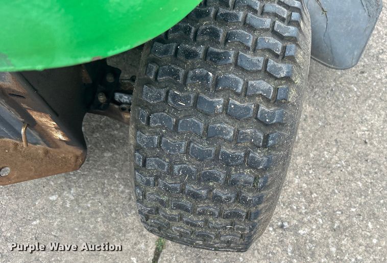 image for item DO1013 John Deere LA115 lawn mower