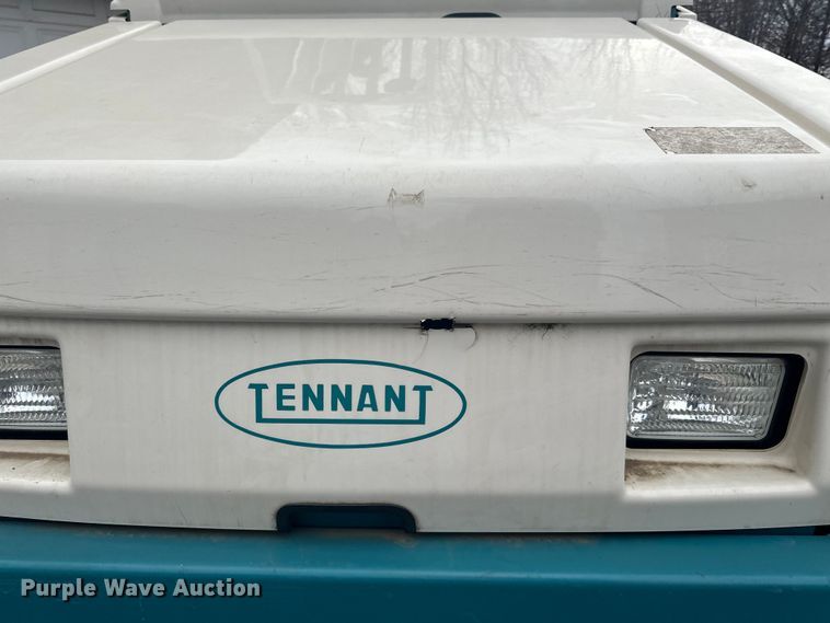 image for item DO3393 Tennant  8410 sweeper/scrubber