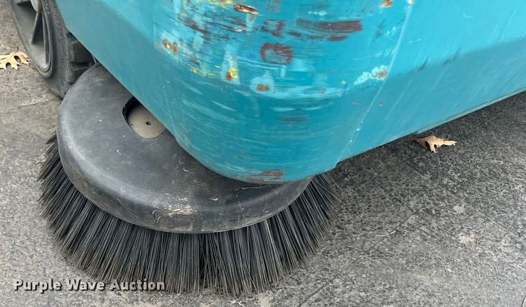 image for item DO3393 Tennant  8410 sweeper/scrubber