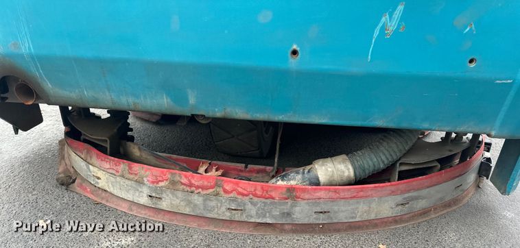 image for item DO3393 Tennant  8410 sweeper/scrubber