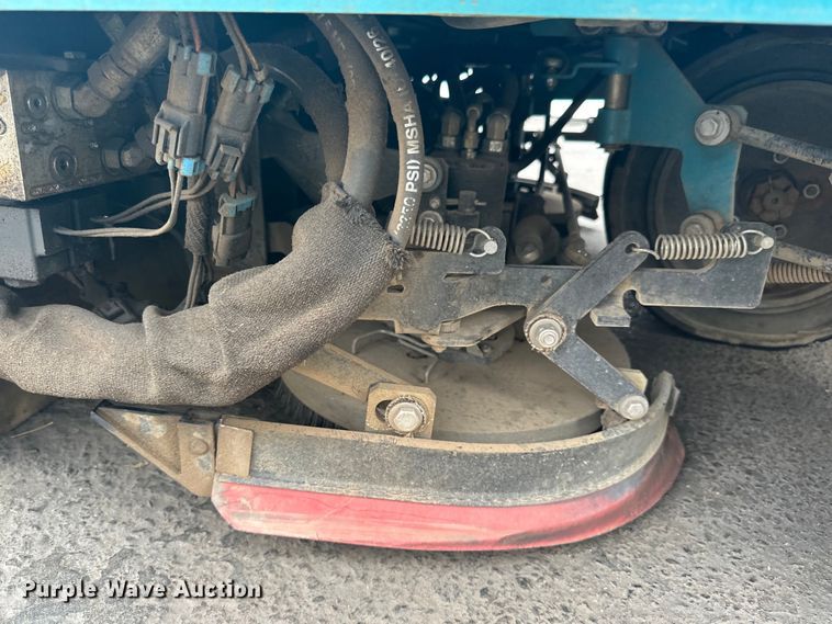 image for item DO3393 Tennant  8410 sweeper/scrubber