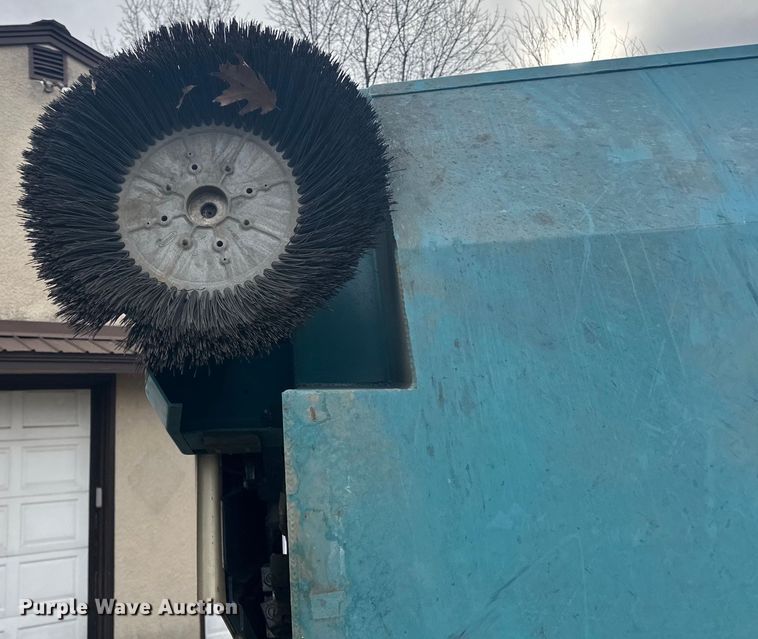 image for item DO3393 Tennant  8410 sweeper/scrubber