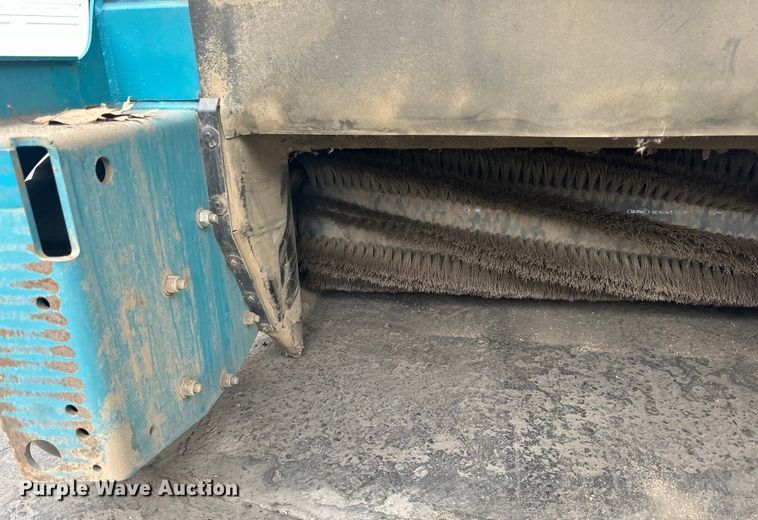 image for item DO3393 Tennant  8410 sweeper/scrubber