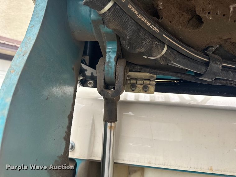 image for item DO3393 Tennant  8410 sweeper/scrubber