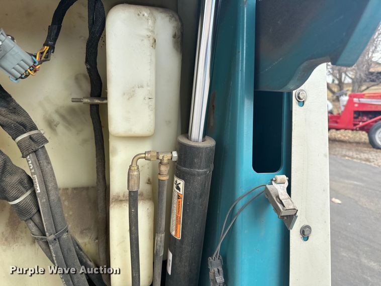 image for item DO3393 Tennant  8410 sweeper/scrubber