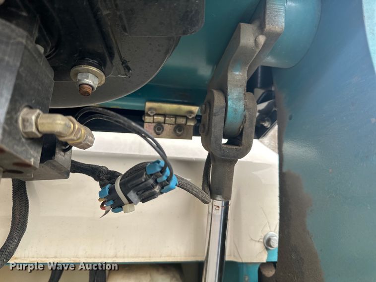 image for item DO3393 Tennant  8410 sweeper/scrubber