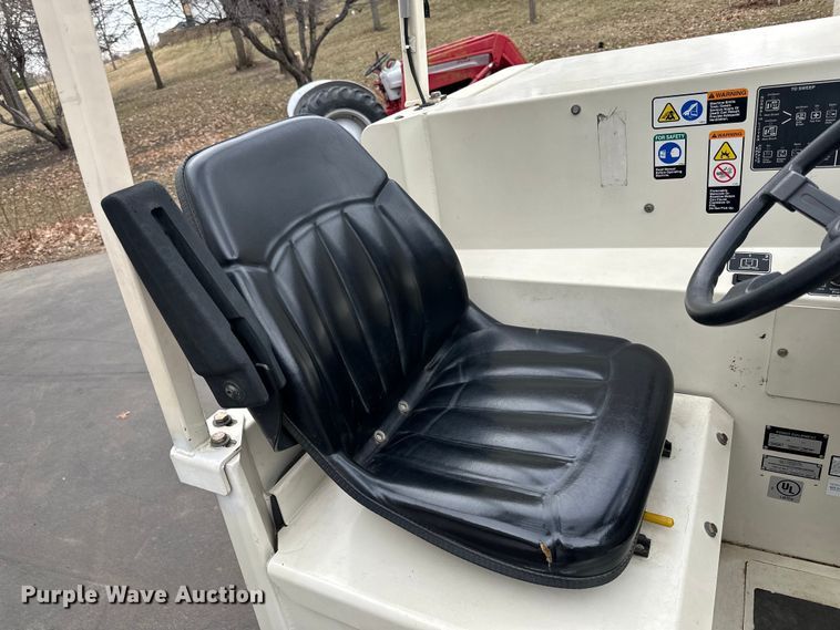 image for item DO3393 Tennant  8410 sweeper/scrubber