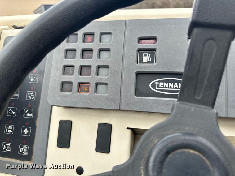 image for item DO3393 Tennant  8410 sweeper/scrubber