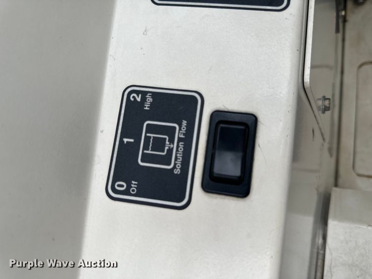 image for item DO3393 Tennant  8410 sweeper/scrubber