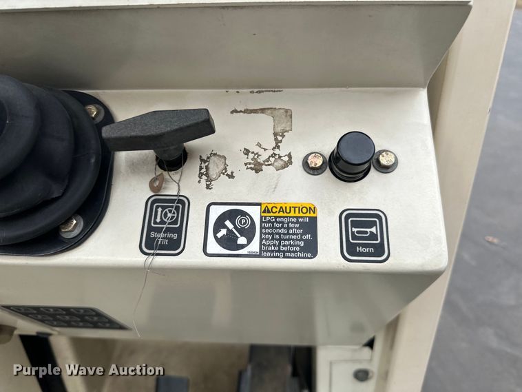 image for item DO3393 Tennant  8410 sweeper/scrubber