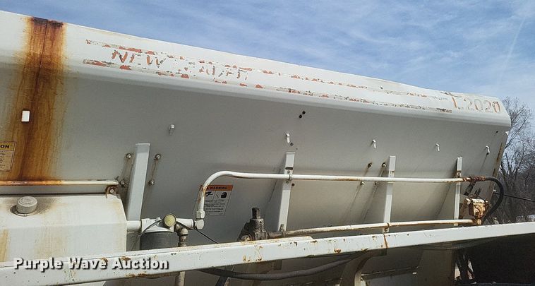 image for item DO4830 Mertz 4250 applicator truck